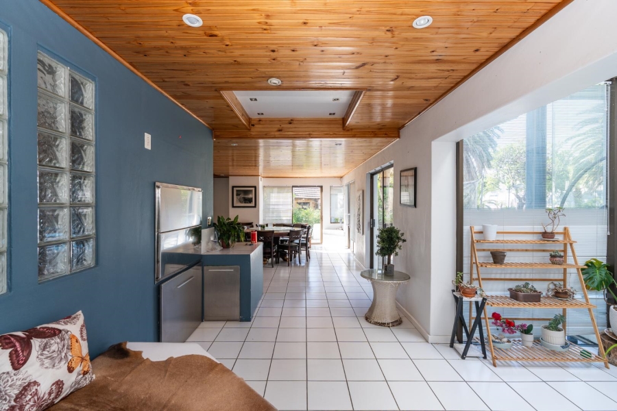 6 Bedroom Property for Sale in Welgelegen Western Cape